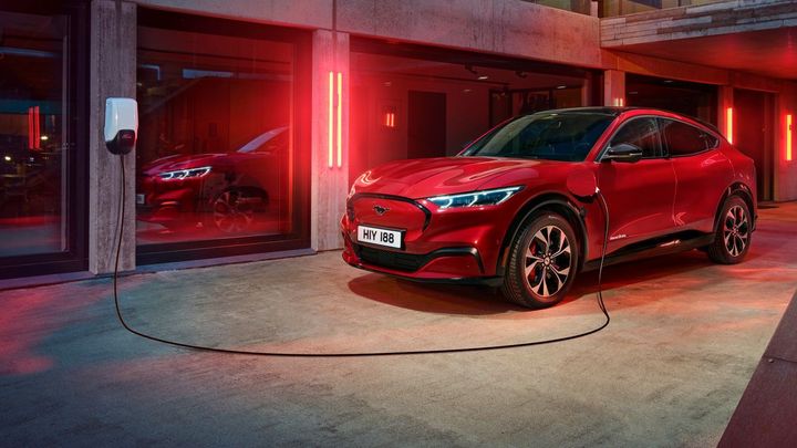 Ford se chystá na příchod elektromobilů a snižuje náklady. Propustit chce 3800 lidí; Zdroj foto: Ford