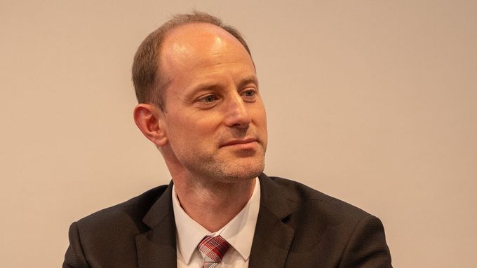 Šéf kabinetu eurokomisařky Jourové Daniel Braun na konferenci mezinárodní neziskové organizace Aspen Institute CE.