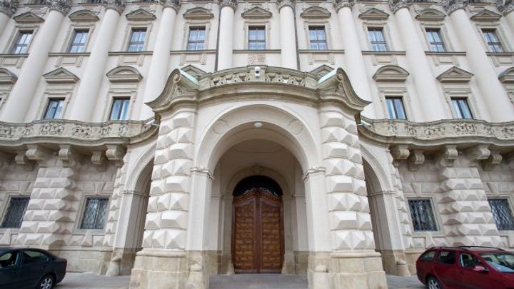 Ministerstvo si předvolalo velvyslance Ruska kvůli zákazu činnosti Člověka v tísni