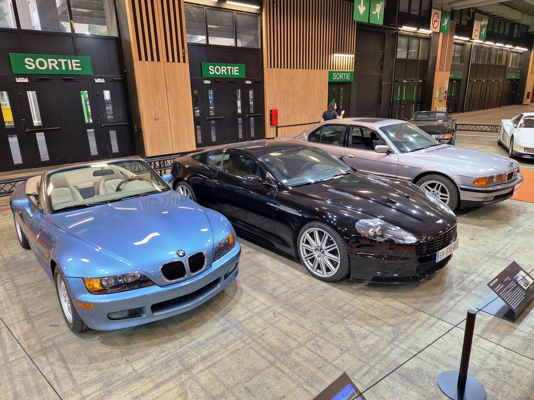 historická a filmová auta autosalon Paříž