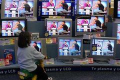 Televize škodí vašim dětem, varují klipy nedbalé rodiče