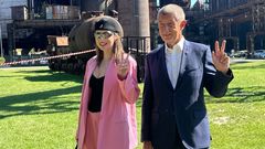Předseda ANO Andrej Babiš poslouchá pokyny své marketérky Viktorie Kalivodové na začátku září 2025