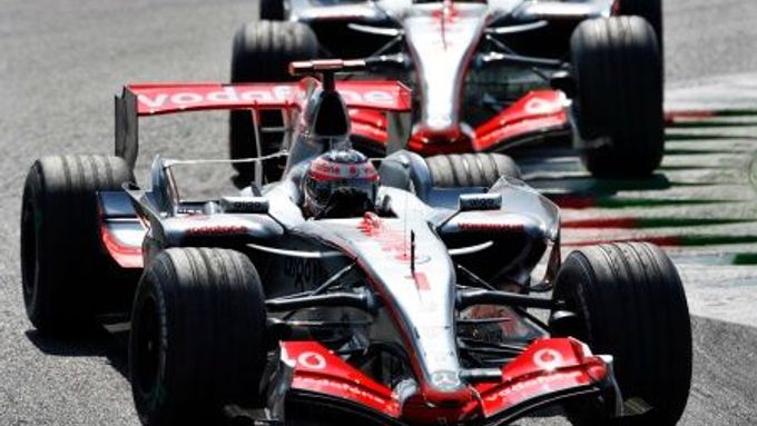 Pořádá FIA v kauze McLaren hon na čarodějnice? Martin Brundle si myslí, že ano.
