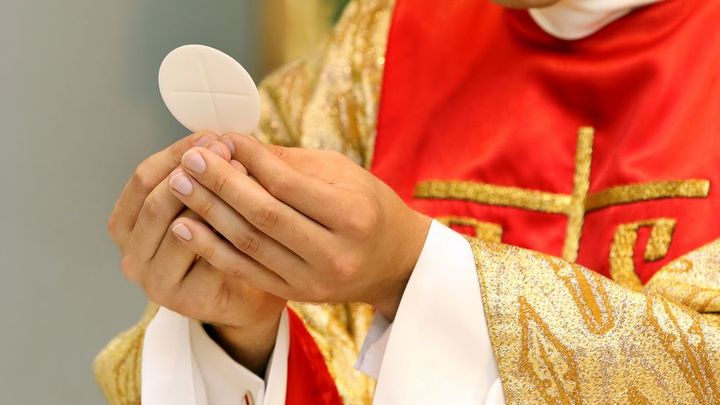 "Myslela jsem, že ho zastaví, že je kněz." Žena popsala sexuální zneužívání v církvi; Zdroj foto: Shutterstock