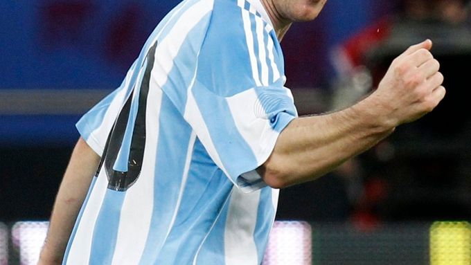 Nejlépe vydělávajícím fotbalistou světa je Messi. Mezi trenéry vládne Mourinho