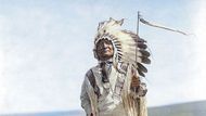 Náčelník Sedící medvěd z kmene Arikarů. Rok 1908.