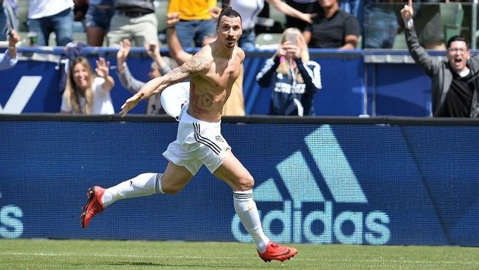 fotbal, MLS 2018, Los Angeles Galaxy - FC Los Angeles, gól Zlatana Ibrahimovice