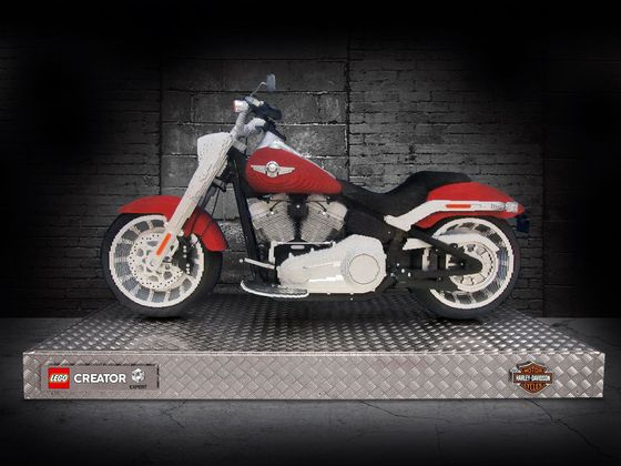 Harley-Davidson Fat Boy, který byl k vidění na brněnském Motosalonu 2020, vznikl také na Kladně