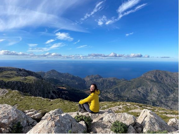 Dita Špalková často provádí skupinky po horách na Mallorce.