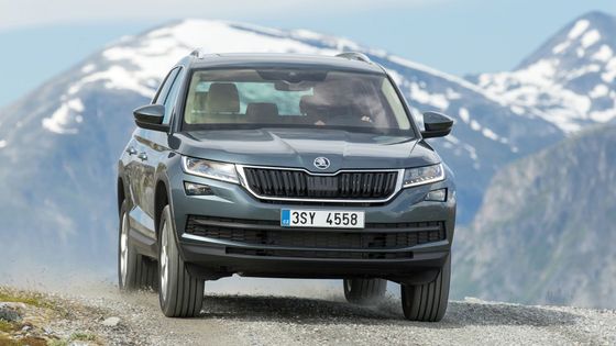 Konec postupného odhalování. Škoda Kodiaq se v Berlíně ukázala v celé kráse. Přijel i Karel Gott