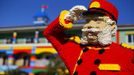 One of hundreds of Lego figures is seen by a pool as construction continues in North America's first ever Lego Hotel currently being built at Legoland in Carlsbad, California, January 17, 2013. The three-story, 250-room hotel will open on April 5. REUTERS/Mike Blake (UNITED STATES - Tags: SOCIETY TRAVEL) Published: Led. 17, 2013, 10:37 odp.