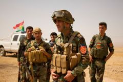 Kurdové se blíží ke klíčovému mostu. Islámský stát v Mosulu kontroluje mobily i Facebook