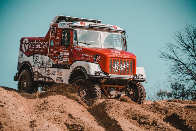 Praga V4S DKR Aleše Lopraise před Rallye Dakar 2020