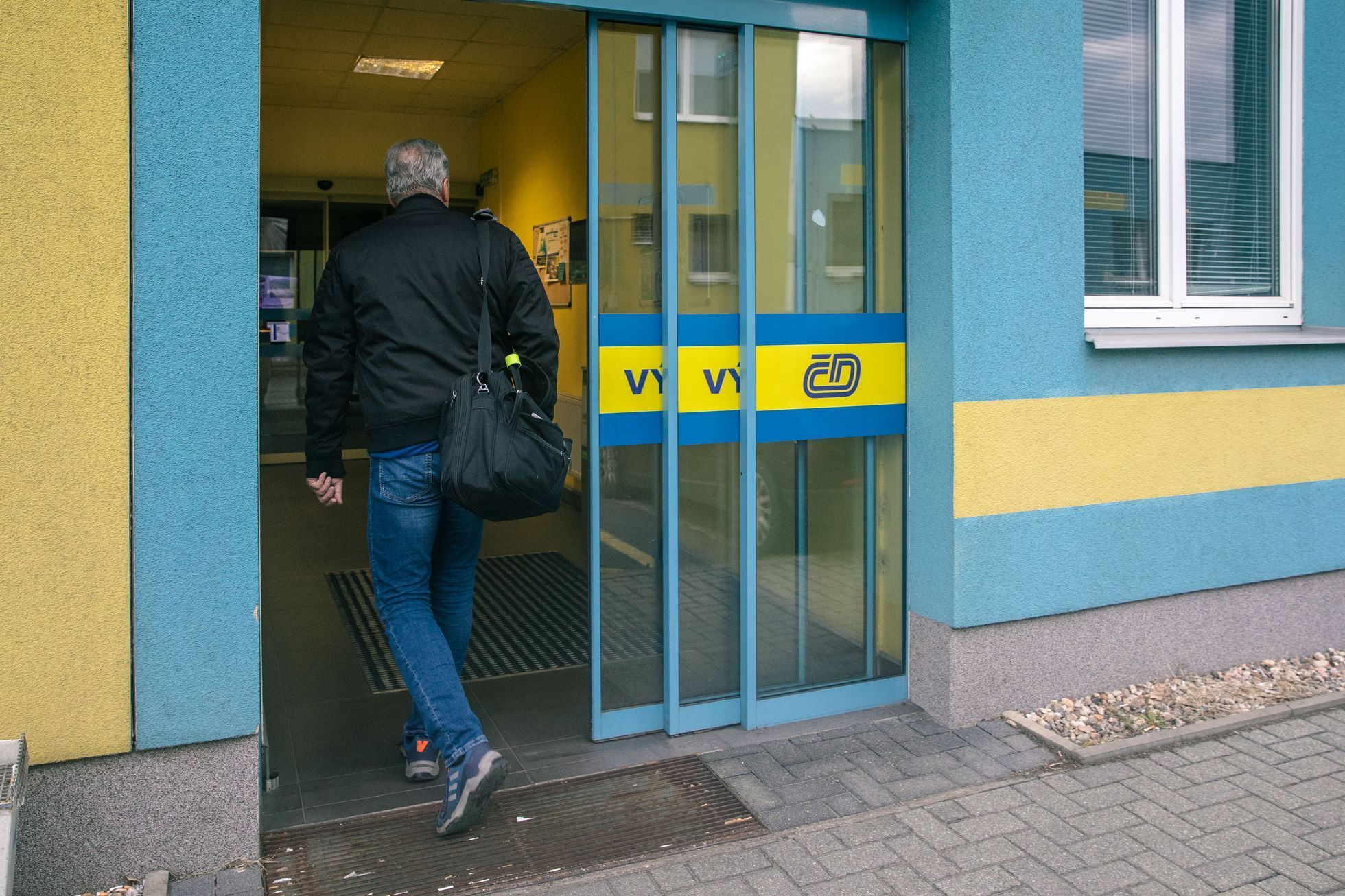 Strojvůdce, vlak, české dráhy, doprava, železnice, koleje, dopravce, řízení vlaku