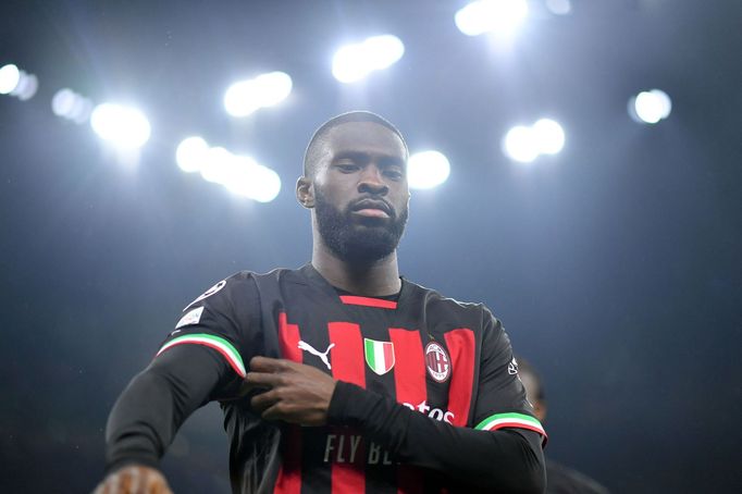 Fikayo Tomori z AC Milán během úvodního utkání čtvrtfinále Ligy mistrů 2022/2023 proti Neapoli