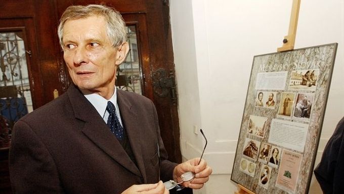 Ladislav Ballek, slovenský spisovatel a diplomat.