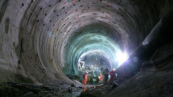Jak se hloubí nejdelší tunel světa