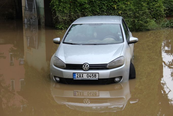 Dvůr Penzionu sv. Kryštofa v pondělí vpodvečer.