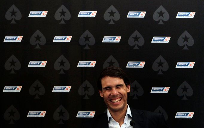 Rafael Nadal na pokeru v Praze