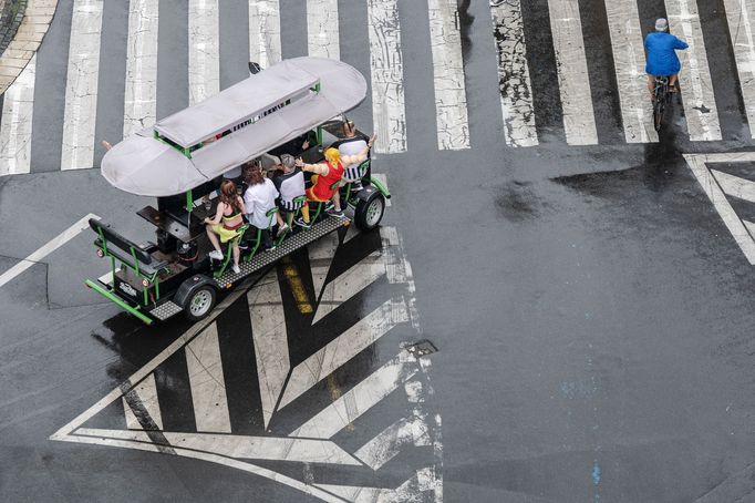 Vítejte v Pragolandu. Turistická Praha na fotkách