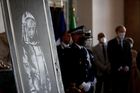 Banksyho dílo pro oběti z Bataclanu míří zpátky do Francie. Loni ho zloději ukradli