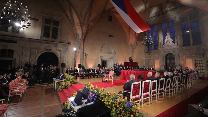 Poslanci navrhli vyznamenat odbojovou skupinu Mašínů, šéfa BIS Koudelku či Zelenského; Zdroj foto: Jakub Plíhal