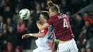 Fotbal, Sparta - Slavia: Ondřej Švejdík (vpravo) - Milan Škoda