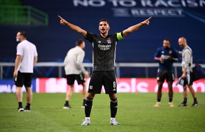 Manchester City - Olympique Lyon. Kapitán Houssem Aouar slaví postup do semifinále Ligy mistrů.