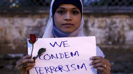 V Lyonu demonstrovali muslimové proti islámskému terorismu