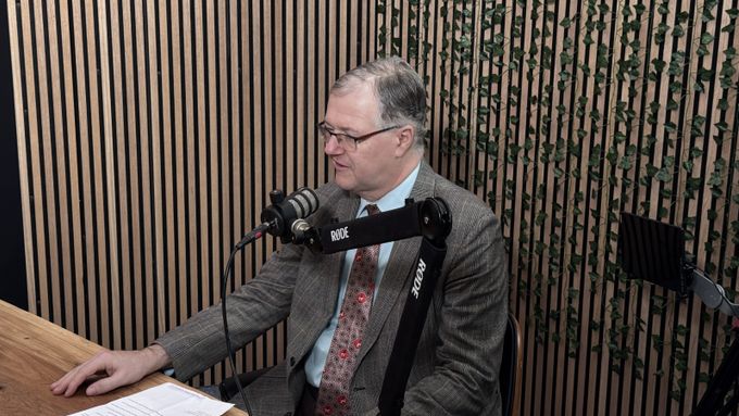 Únorový podcast "Co je nového, Petře?, třetí ze série šesti audiopořadů, natáčela pro "Veřejnou debatu o evropských fondech“ Libuše Bautzová s Petrem Zahradníkem.