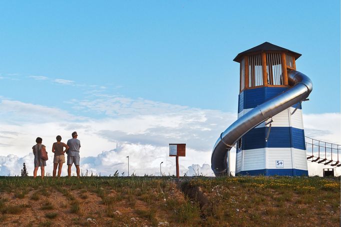 Jezero Most. Rekreační zóna, která vznikla na místě bývalého hnědouhelného dolu