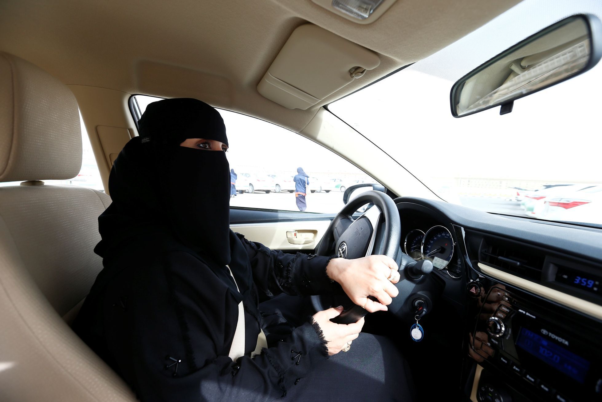 Autoškola pro ženy v Saúdské Arábii.