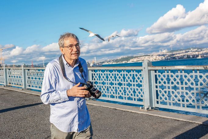 Turecký spisovatel Orhan Pamuk (na loňském snímku z Istanbulu) je držitelem Nobelovy ceny za literaturu z roku 2006.