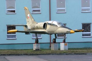 Předchůdce L-159, Aero L-39 Albatros na výstavce vysloužilých typů letadel na základně v Čáslavi.