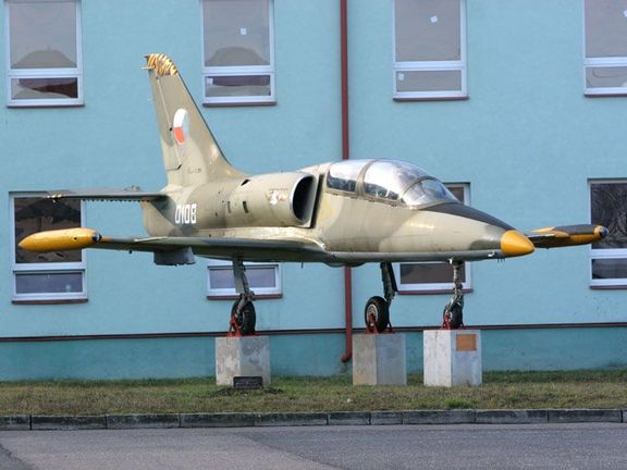 Slavné letouny L-39 Albatros mnoho desetiletí používalo i české letectvo, nyní už jsou jen exponátem. A jejich konec se blíží i v Centru leteckého výcviku.