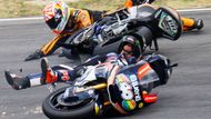 Španělský motocyklový jezdec Pol Espargaro spadl během závodu Moto2 v kvalifikaci ve Velké ceně Itálie 2012.