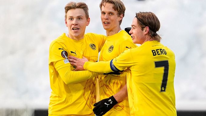 Hráči Bodo/Glimt slaví vítězství nad Laziem