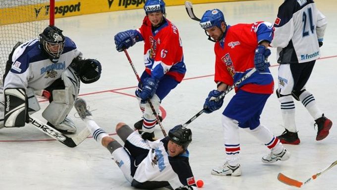 Hokejbalisté se mohou těšit na semifinále před domácím publikem.