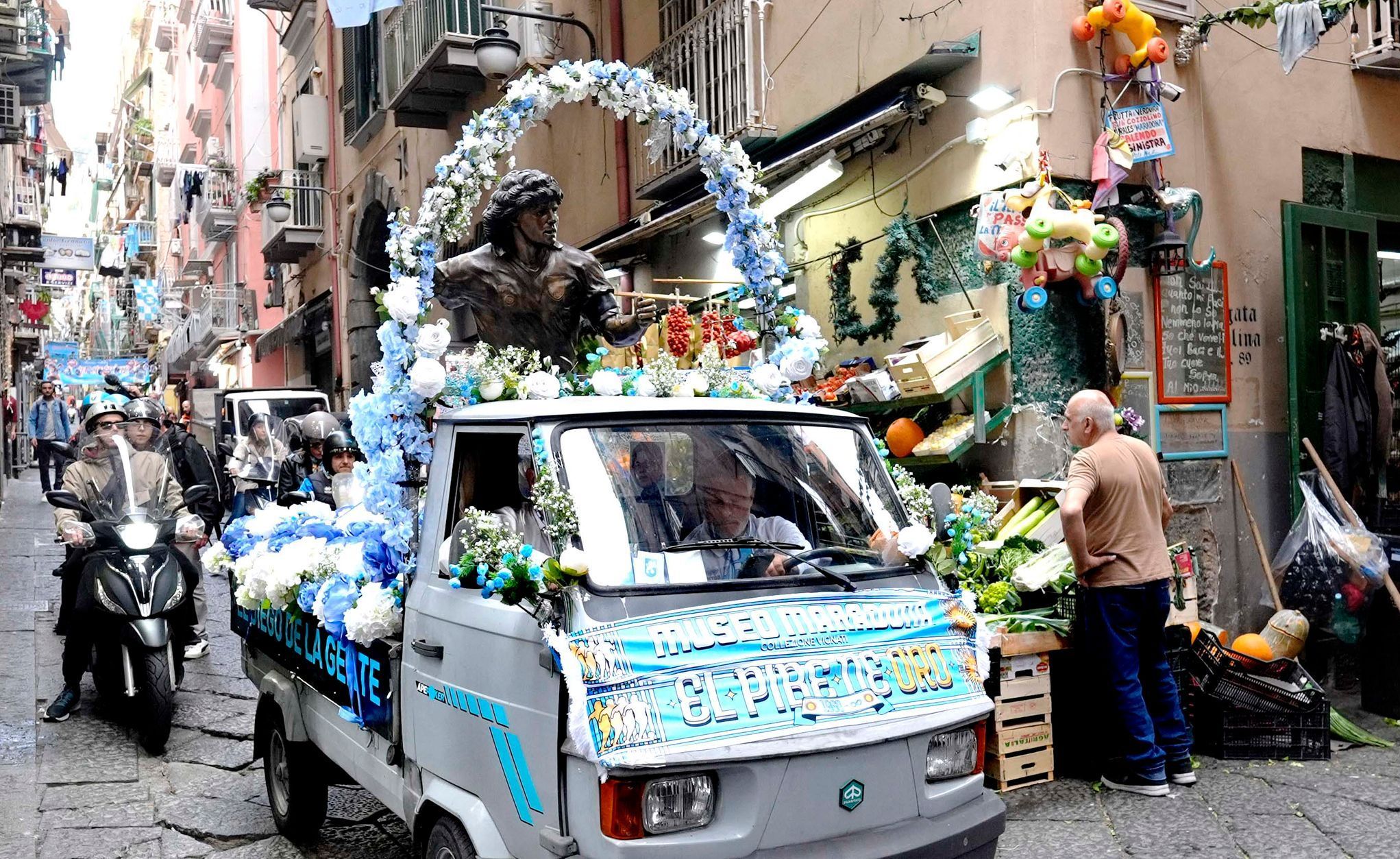 Diego Maradona, Neapol, fotbal, výročí, narozeniny