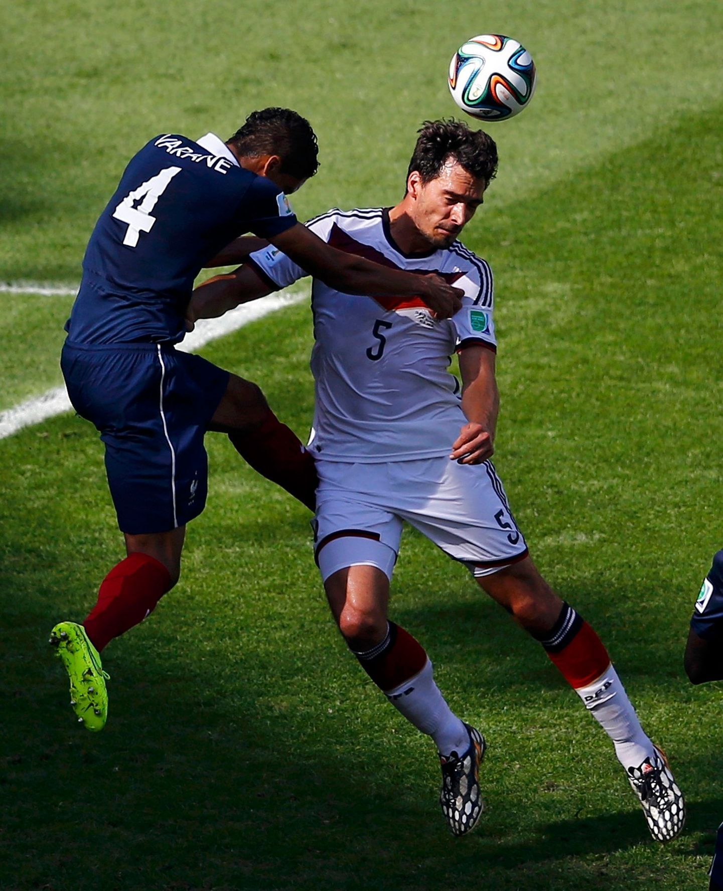 MS 2014, Německo-Francie: Mats Hummels dává gól