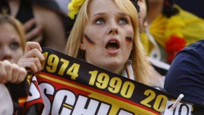 Německá fanynka věří, že se její barvy dočkají titulu v roce 2010.
