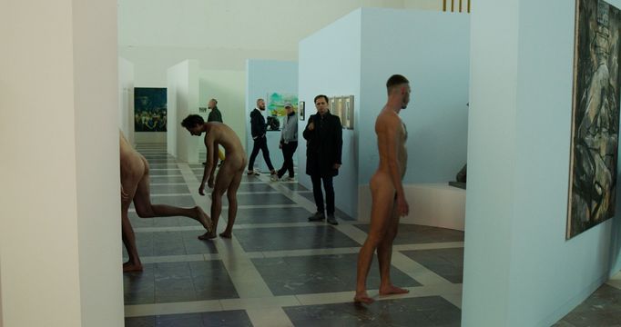 Z dokumentárního snímku Má to cenu!? režiséra Jana Strejcovského, který ukazuje zákulisí trhu s výtvarným uměním.