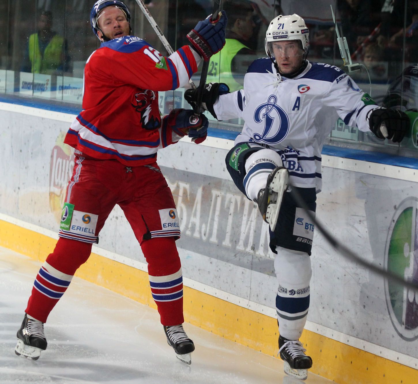 Hokej, KHL, Lev Praha - Dynamo Moskva: Jiří Novotný - Konstantin Gorovikov