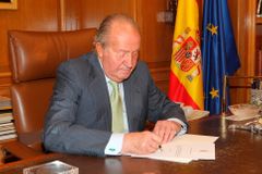 Španělská vláda schválila abdikaci krále, zbývá parlament
