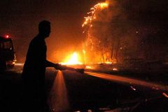 Při hašení ohně na Krétě uhořeli tři hasiči