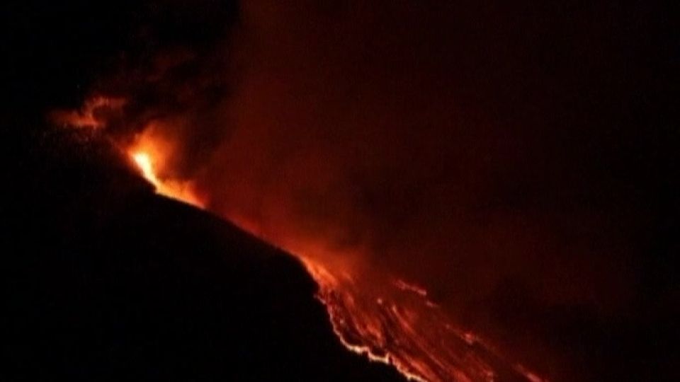 Na jihu Itálie se k životu probudila sopka Etna