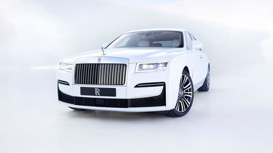 Evoluční designem, revoluční technikou. To je nový Rolls-Royce Ghost.