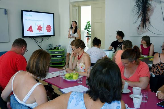 Letní škola v Edukační Laboratoři v pražském Karlíně učila pedagogy formativnímu hodnocení.