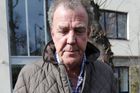 Vyhodil Clarksona, teď šéf BBC dostává výhrůžky smrtí