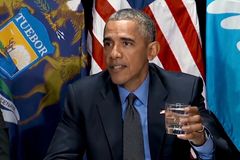 Trump posiluje v běloších pocit obětí, říká Obama. I proto měl podle něj víc hlasů